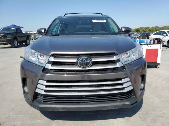 2018 Toyota Highlander SE