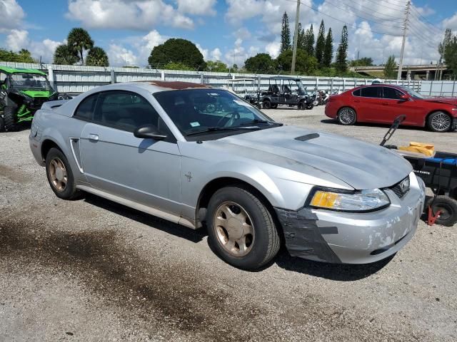 2000 Ford Mustang