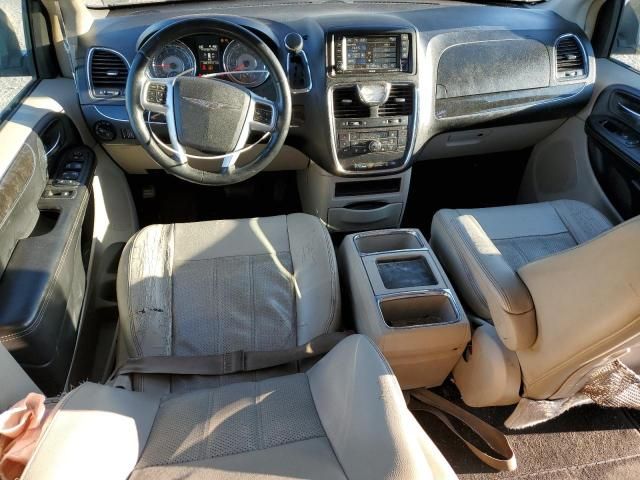 2013 Chrysler Town & Country Touring L