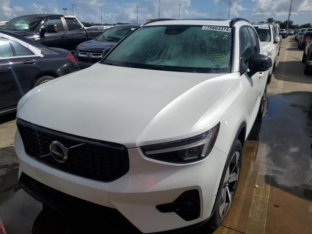 2024 Volvo XC40 Plus