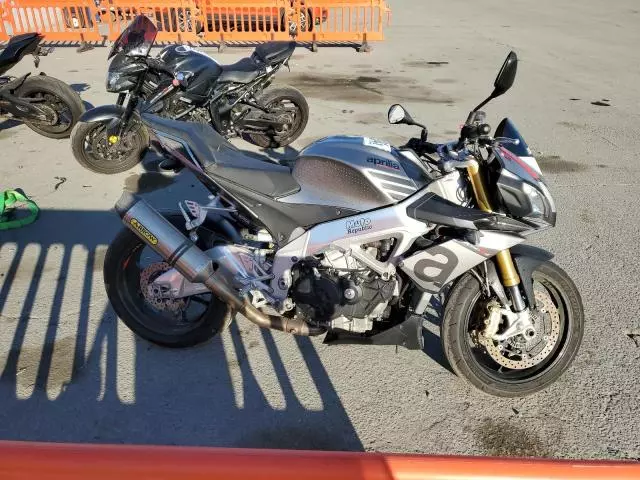 2016 Aprilia Tuono V4 1100 RR