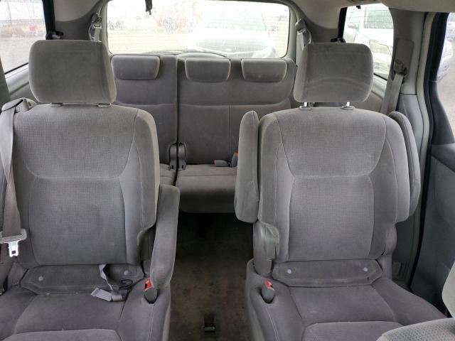 2005 Toyota Sienna CE