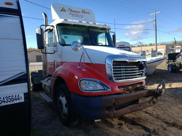 2010 Freightliner Conventional Columbia