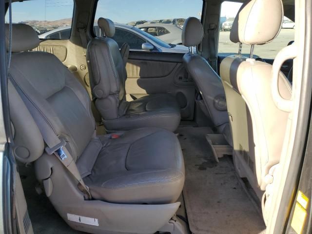 2004 Toyota Sienna XLE