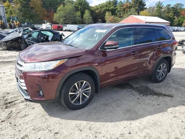 2017 Toyota Highlander SE