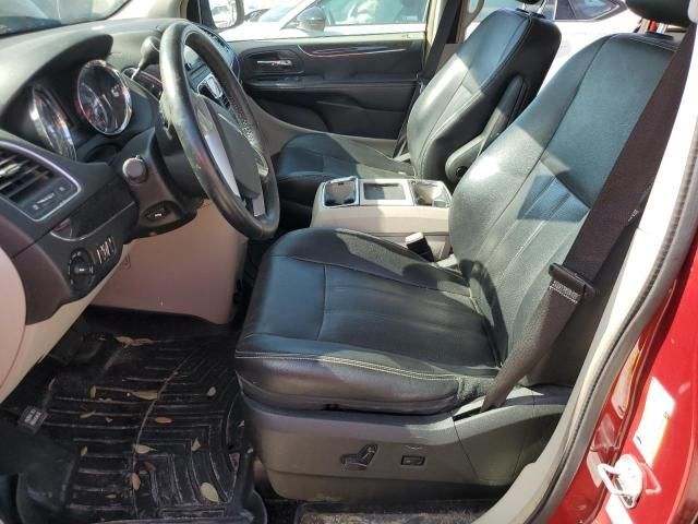 2013 Chrysler Town & Country Touring L