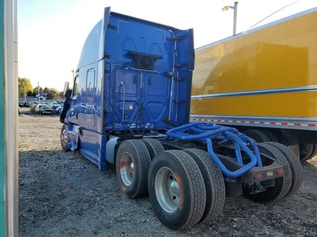 2018 Freightliner Cascadia 126