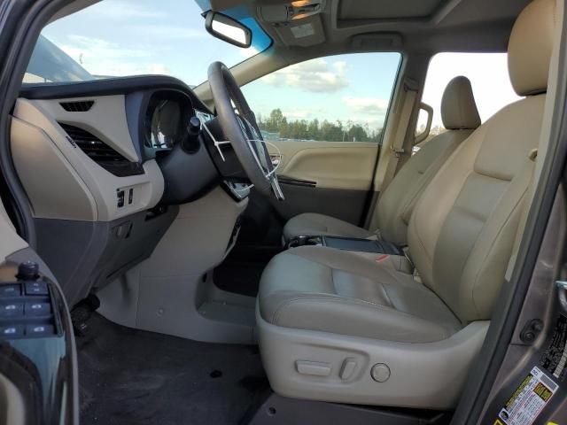 2017 Toyota Sienna XLE