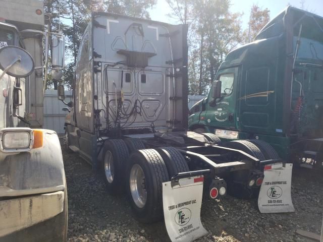 2014 Freightliner Cascadia 125