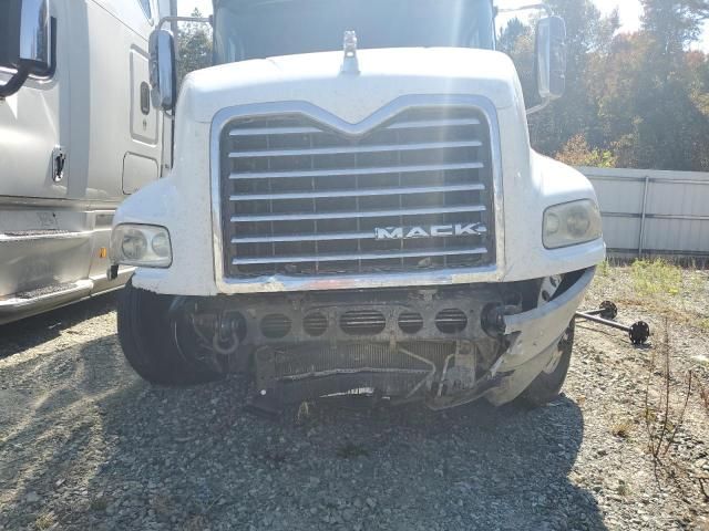 2012 Mack 600 CXU600