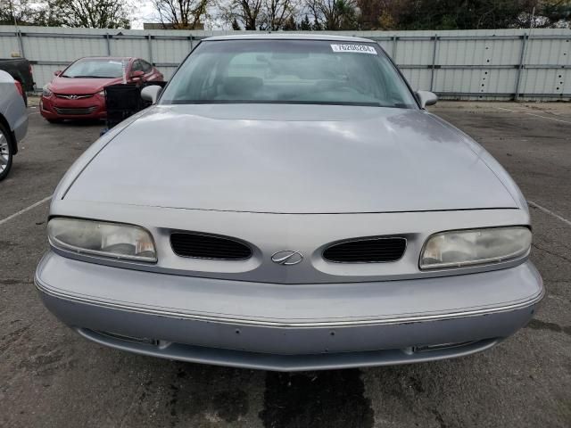 1997 Oldsmobile 88 Base