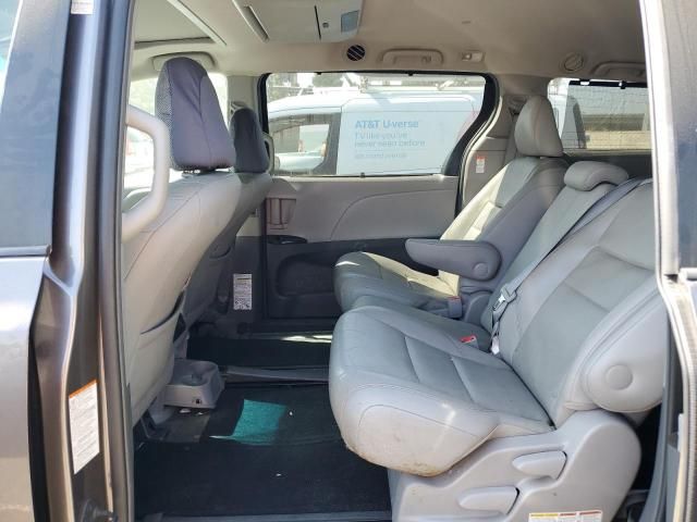 2015 Toyota Sienna XLE