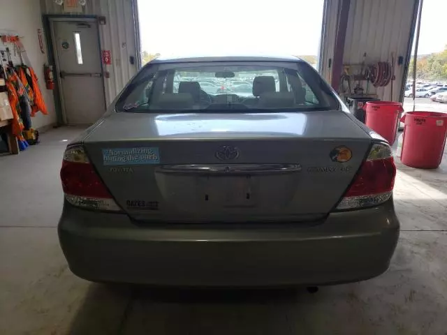 2005 Toyota Camry LE