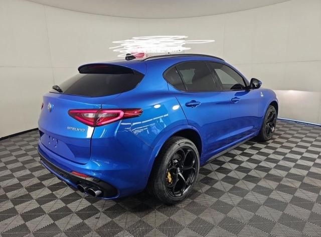 2018 Alfa Romeo Stelvio Quadrifoglio