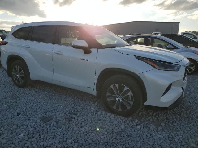 2021 Toyota Highlander Hybrid XLE