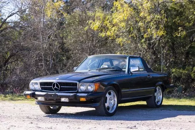 1988 Mercedes-Benz 560 SL