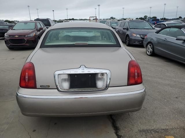 2000 Lincoln Town Car Signature