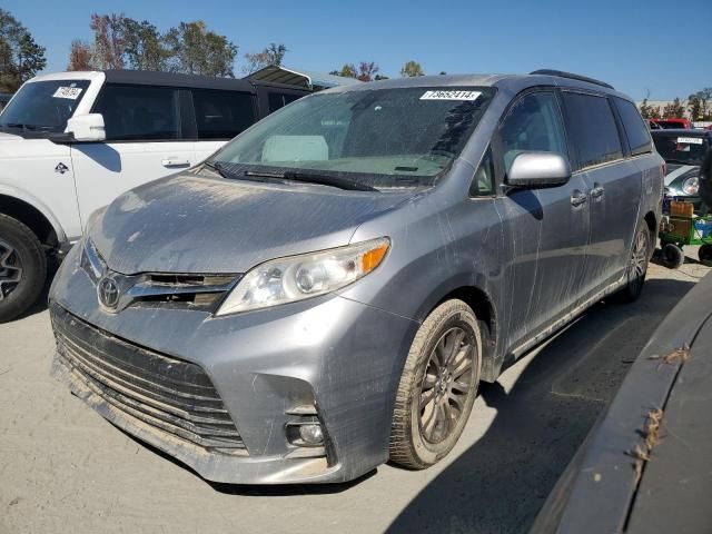 2018 Toyota Sienna XLE