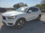 2021 Volvo XC40 T5 Momentum