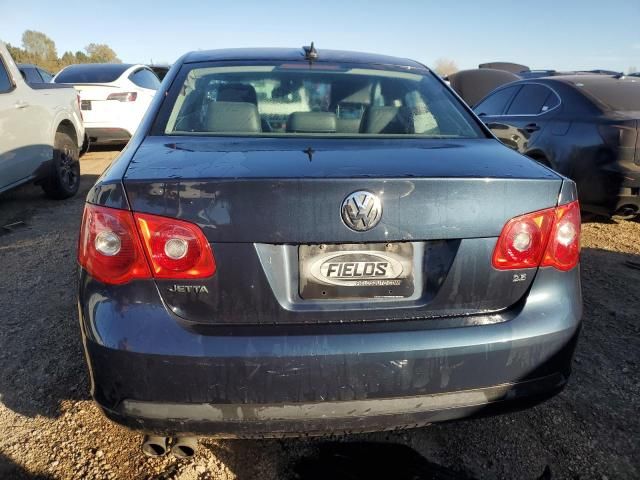 2005 Volkswagen New Jetta 2.5L Option Package 2