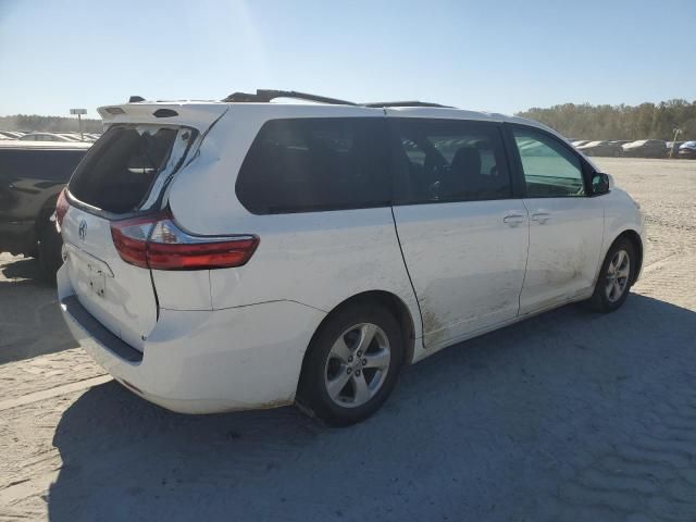 2017 Toyota Sienna LE