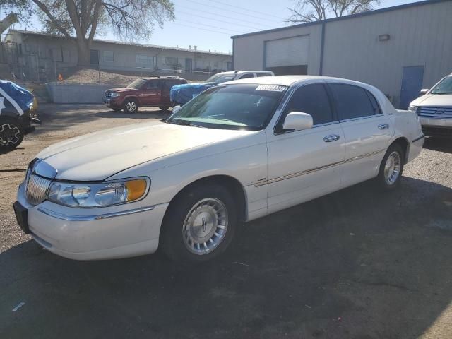 1999 Lincoln Town Car Executive