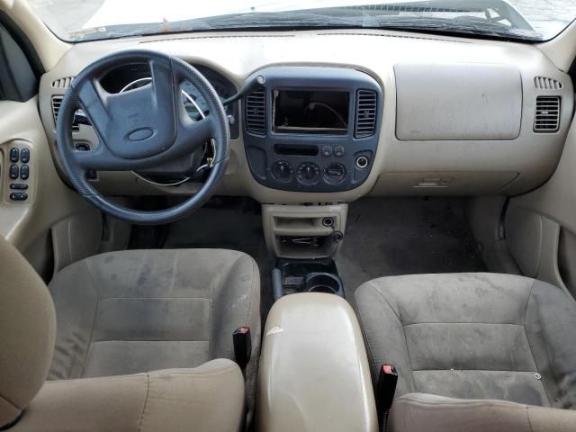 2004 Ford Escape XLS