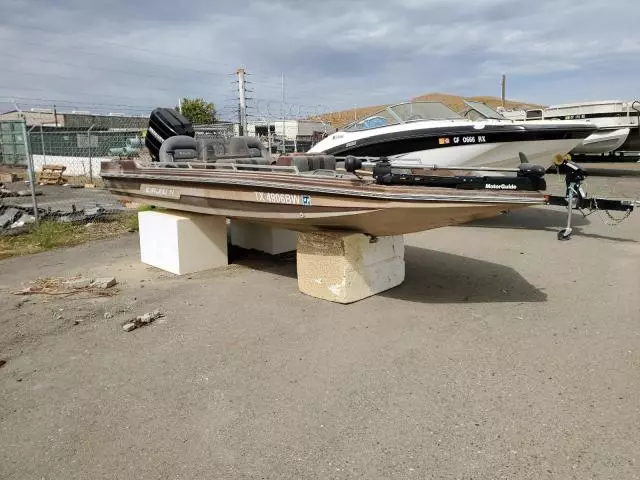 1982 Cajun Boat