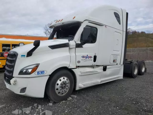 2022 Freightliner Cascadia 126