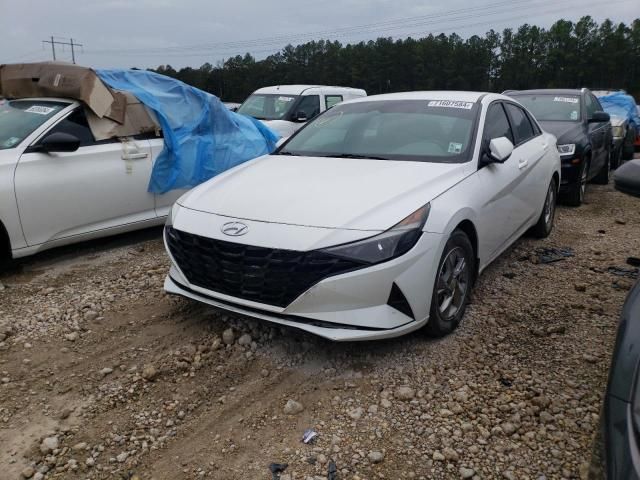 2022 Hyundai Elantra SE