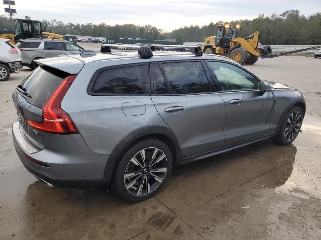 2020 Volvo V60 Cross Country T5 Momentum