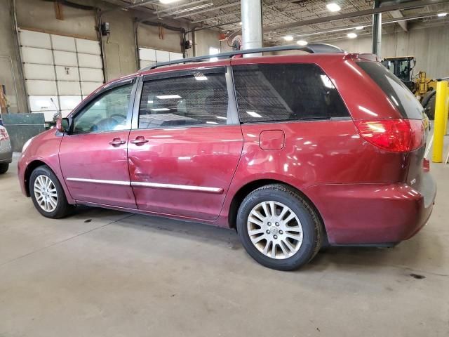 2010 Toyota Sienna XLE