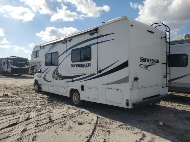 2019 Ford Econoline E450 Super Duty Cutaway Van