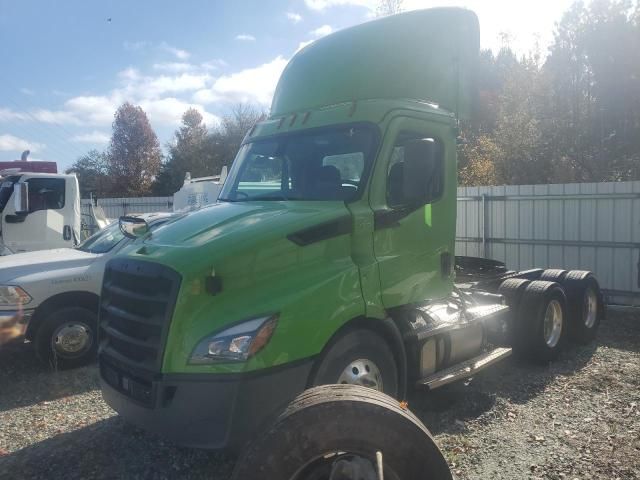 2020 Freightliner Cascadia 116