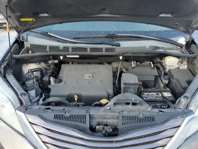 2015 Toyota Sienna LE