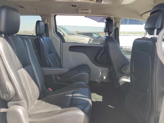 2012 Chrysler Town & Country Touring