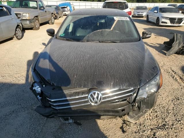 2014 Volkswagen Passat SE