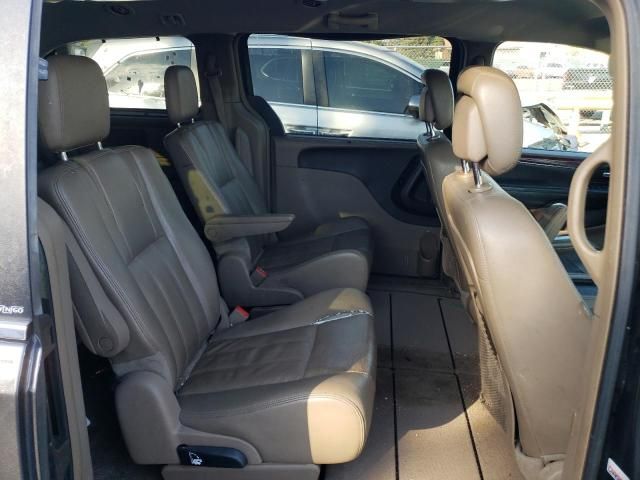 2012 Chrysler Town & Country Touring L