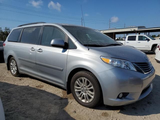 2014 Toyota Sienna XLE