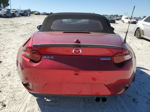 2022 Mazda MX-5 Miata Club