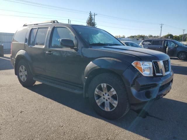 2005 Nissan Pathfinder LE