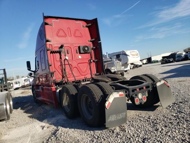 2019 Freightliner Cascadia 126