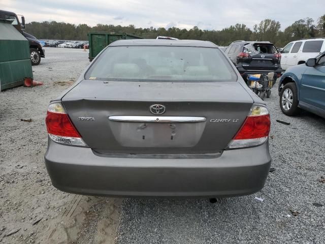 2005 Toyota Camry LE