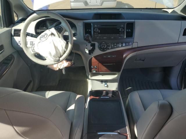 2013 Toyota Sienna XLE