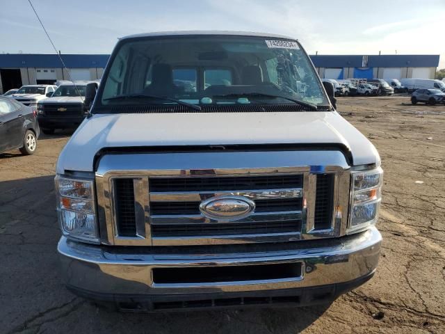 2014 Ford Econoline E350 Super Duty Wagon