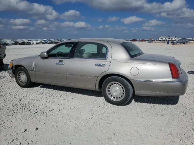 2002 Lincoln Town Car Executive