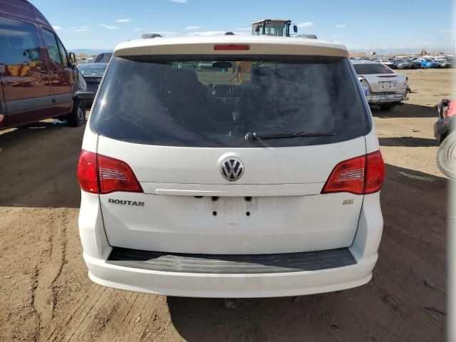 2012 Volkswagen Routan SE