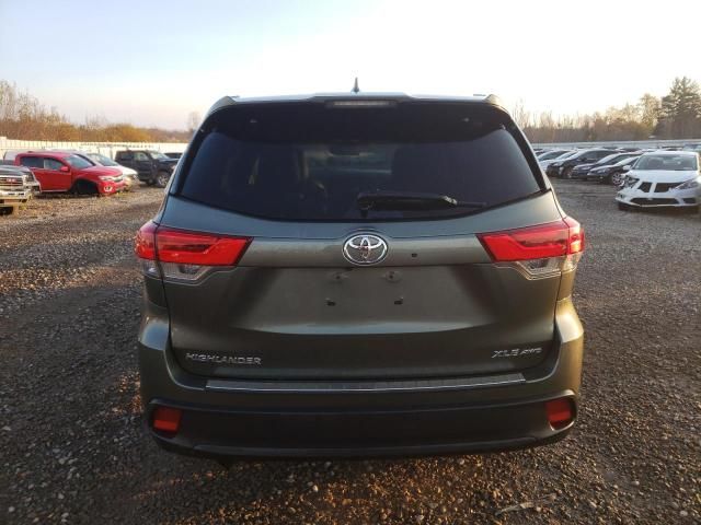 2017 Toyota Highlander SE