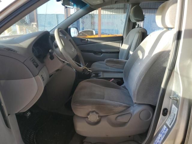 2004 Toyota Sienna CE