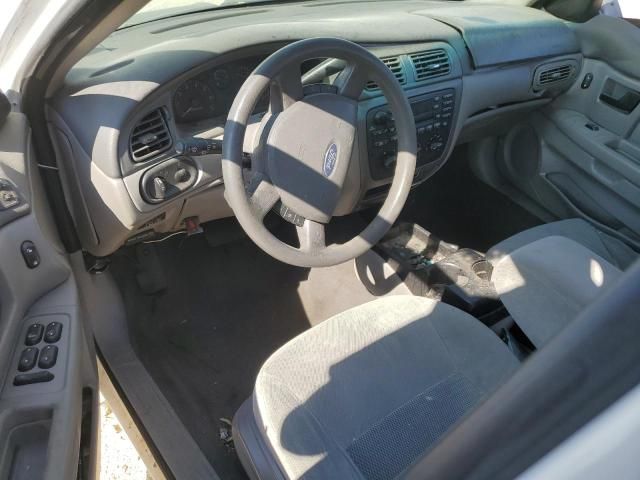 2004 Ford Taurus SE